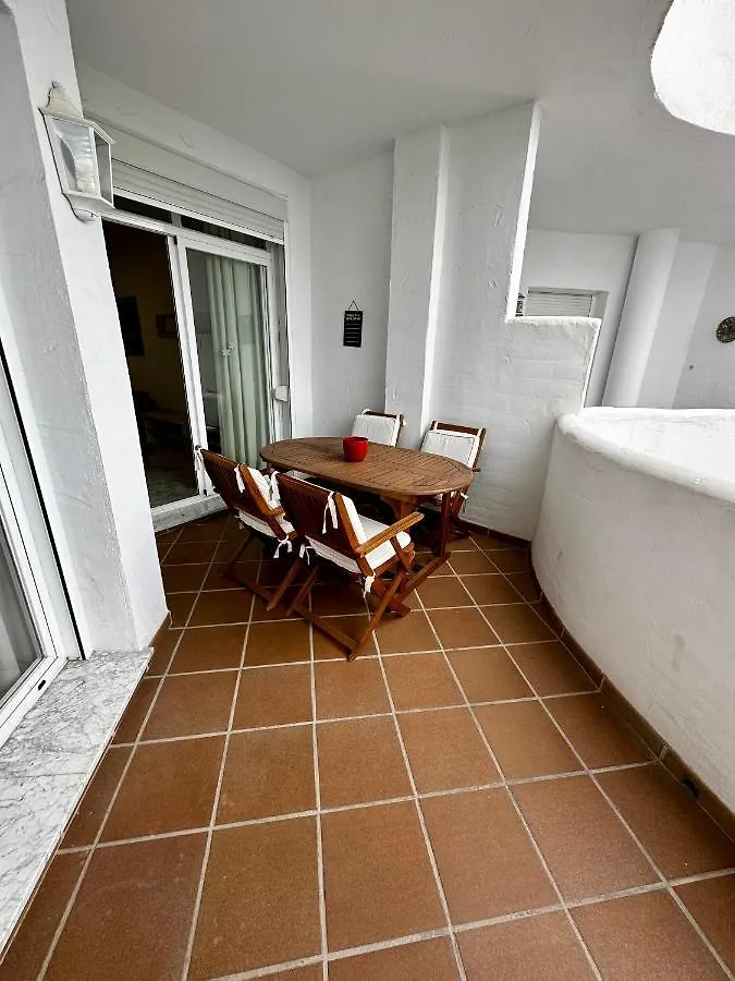 Marbella Real Seaside Apartamento 0*,